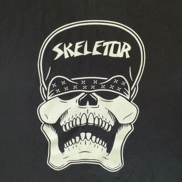 Two Graphic T-shirts Men’s Size Large - Picture 8 of 10